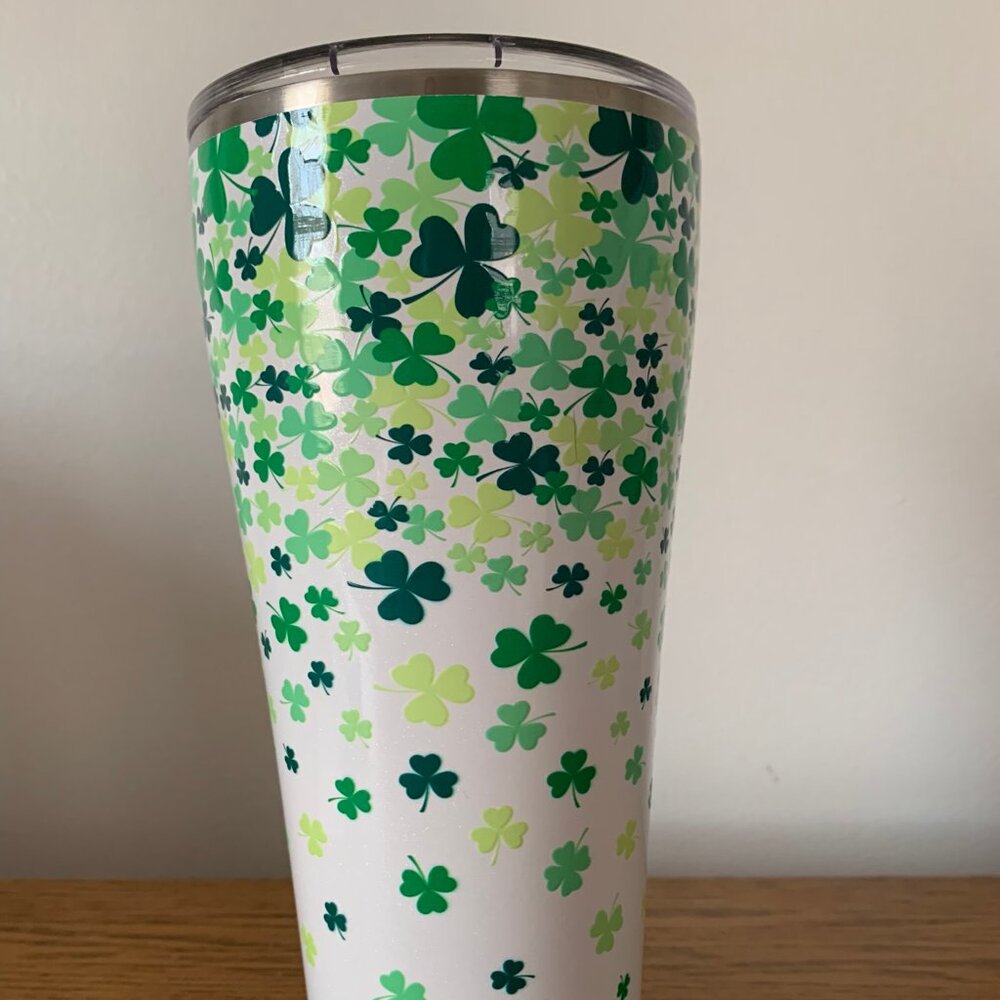 Pinch Proof 32-Ounce Swig Life Tumbler/Straws